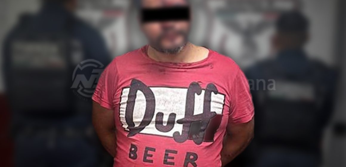 Bajo los efectos del alcohol, sujeto golpea a su pareja y provoca riña familiar