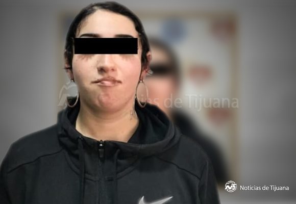 Detienen a mujer por realizar pintas en puente de la Vía Rápida Oriente