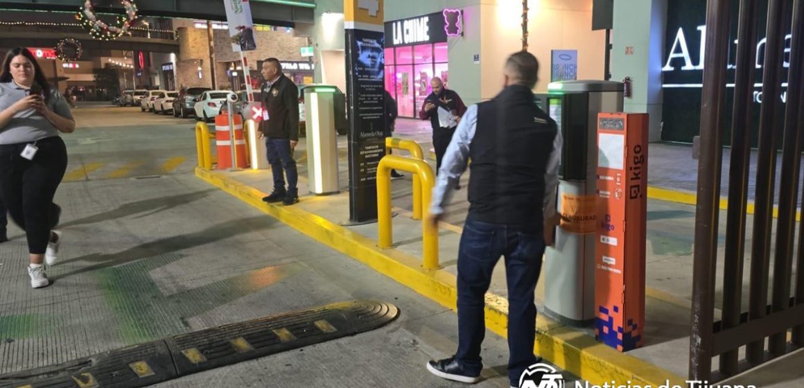 hhh Clausuran estacionamientos de Alameda y Landmark por operar sin permisos