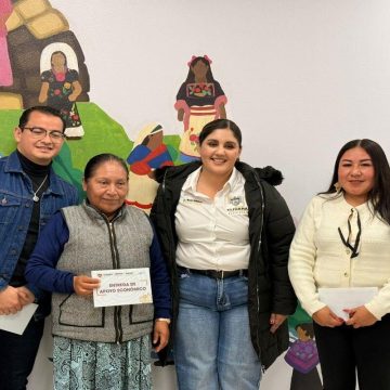 r Entrega Gobierno Municipal apoyos económicos a comunidades indígenas y afromexicanas