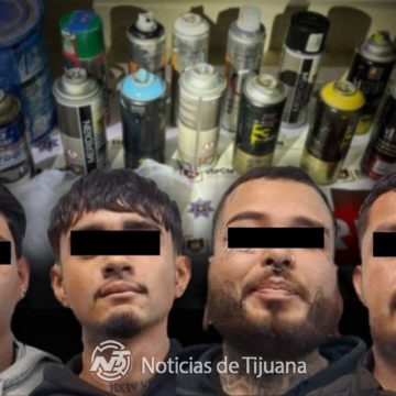 sdfsdf Sorprenden a cuatro grafiteando vivienda recién pintada en Pino de Narez y terminan detenidos