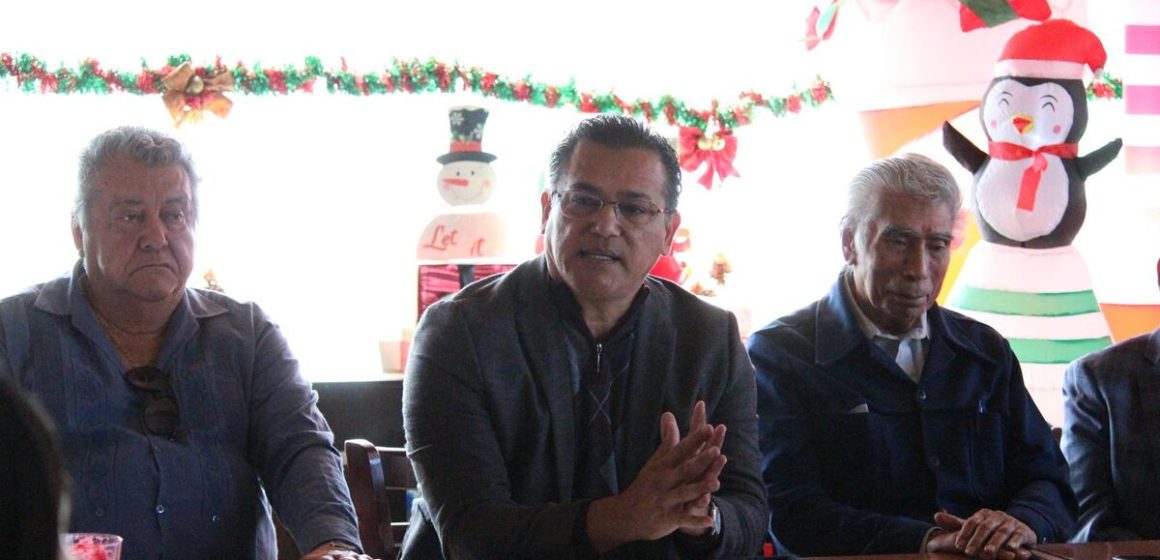 uju Sostiene diálogo Regidor Arturo Aguirre con lideres juaristas