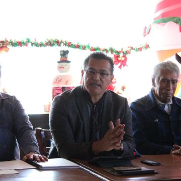 uju Sostiene diálogo Regidor Arturo Aguirre con lideres juaristas