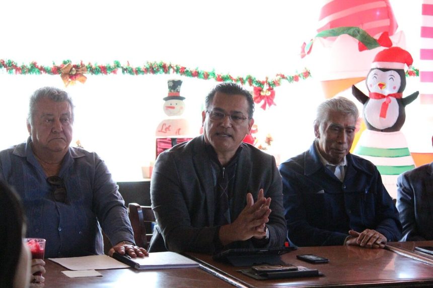 Sostiene diálogo Regidor Arturo Aguirre con lideres juaristas  