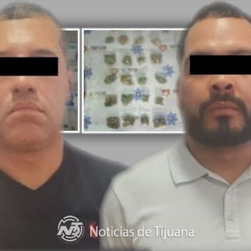 Detienen a Edgar y Brayhan con droga y tarjetas bancarias tras infracción de tránsito