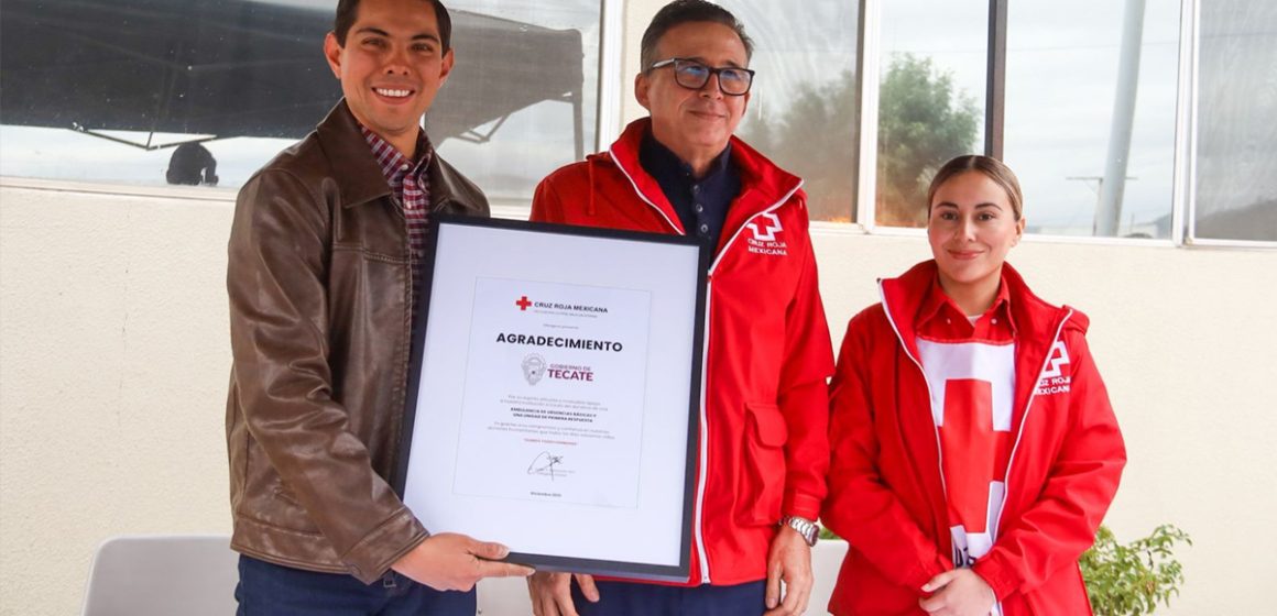 Gobierno de Tecate refuerza la atención a emergencias con entrega de dos unidades a Cruz Roja