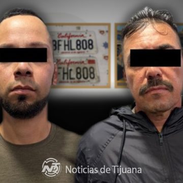 Intentan sobornar a policías y caen con placas falsas en estacionamiento de Home Depot