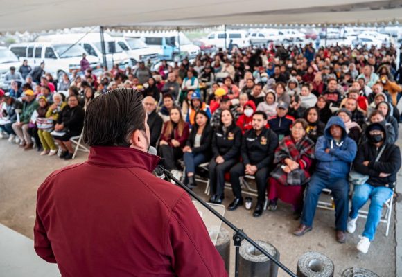 Entrega Ismael Burgueño 500 paquetes de techumbre para familias tijuanenses