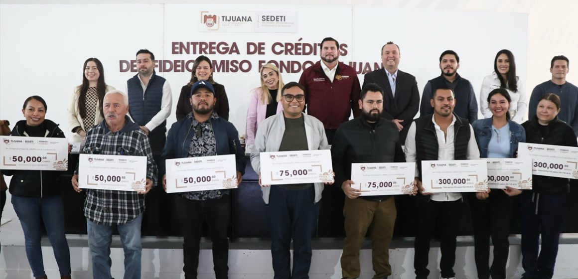 Entrega Ismael Burgueño más de 900 créditos del Fideicomiso ‘Fondos Tijuana’