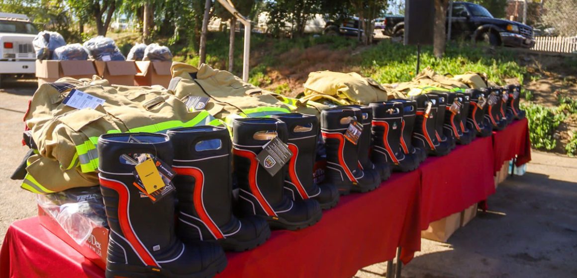 Alcalde Román Cota dignifica al Heroico Cuerpo de Bomberos