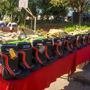 zxcxw Alcalde Román Cota dignifica al Heroico Cuerpo de Bomberos