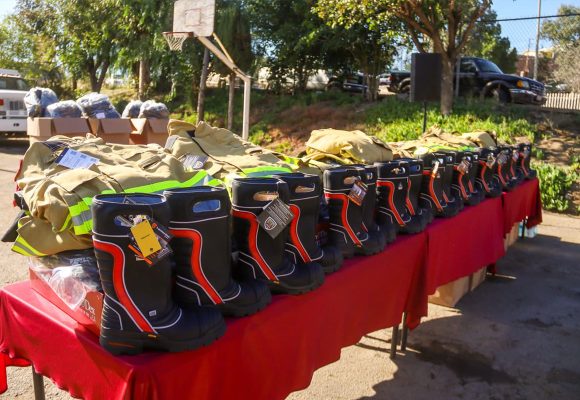 Alcalde Román Cota dignifica al Heroico Cuerpo de Bomberos
