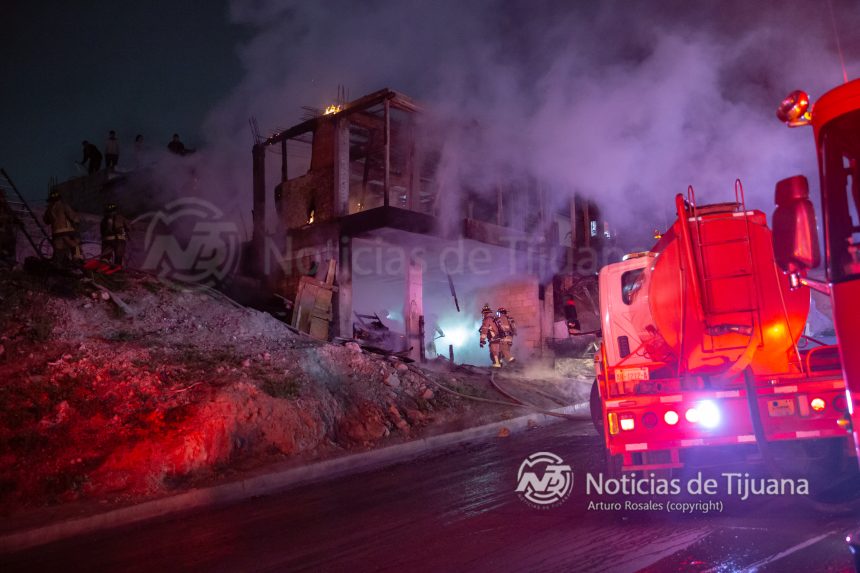 Bomberos de Tijuana controlan incendio en vivienda de El Florido