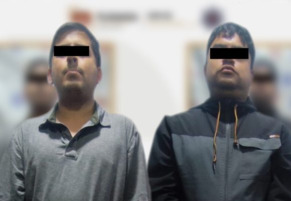 Detienen a dos por robo con violencia a conductor