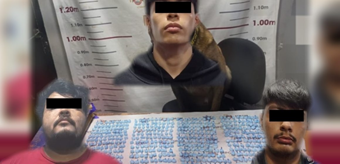 Detienen a tres personas con 750 dosis de metanfetamina en la colonia Tejamen