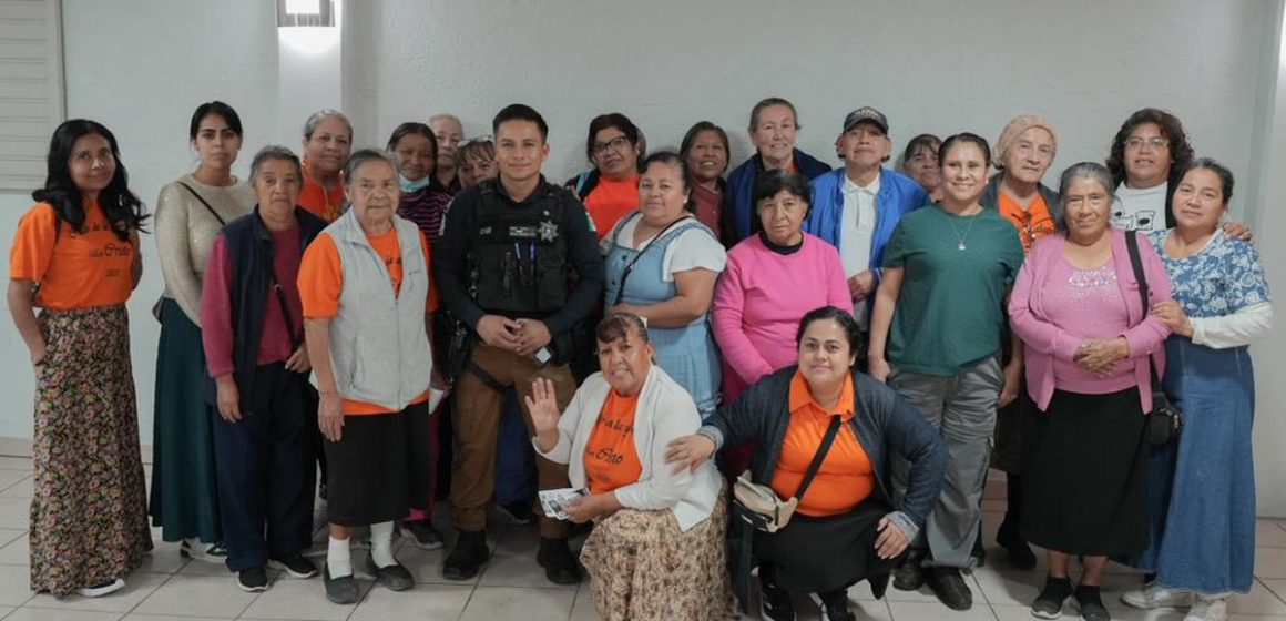 Policía Cibernética Municipal imparte plática preventiva a personas de la tercera edad