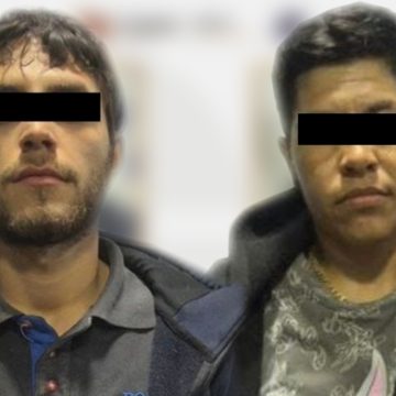 Detienen a dos personas por robo con violencia a comercio