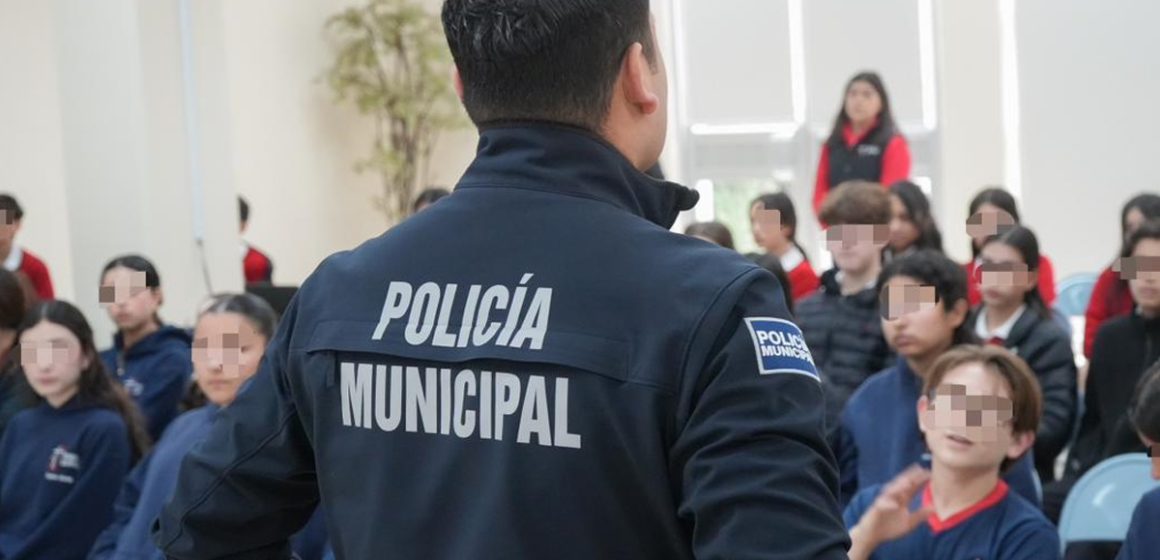 1 Policía Cibernética imparte plática preventiva en secundaria