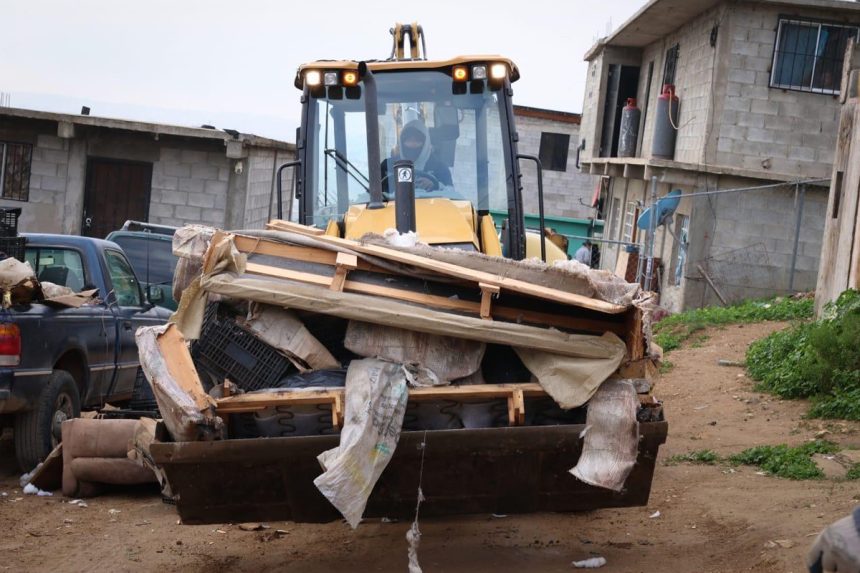 Retiran 27 toneladas de basura en distintas colonias