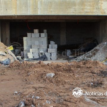 Derrumbe en zanja deja a trabajador atrapado; lo rescatan con vida en la colonia Del Río
