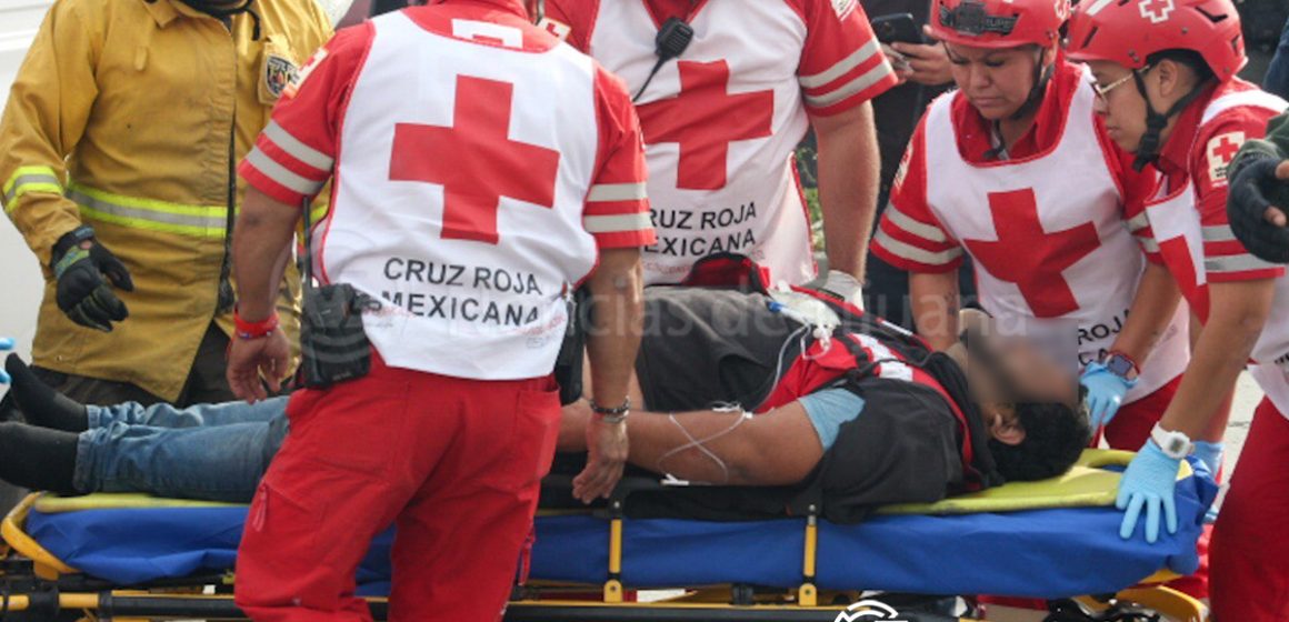 Choque múltiple en la Vía Rápida Oriente deja dos personas lesionadas