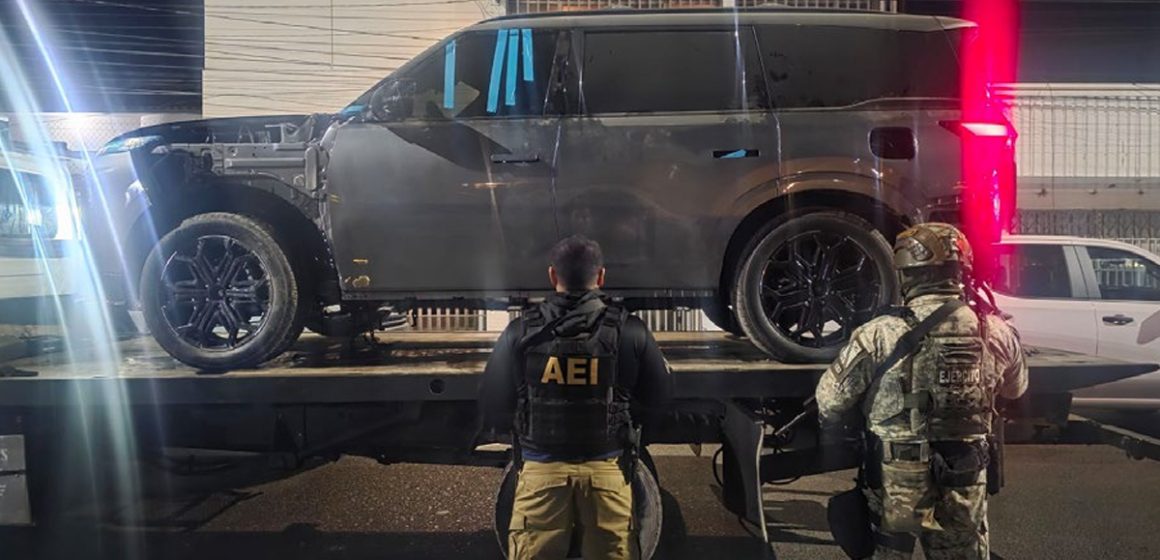 1 AEI realiza dos cateos en Tijuana y recupera vehículos robados