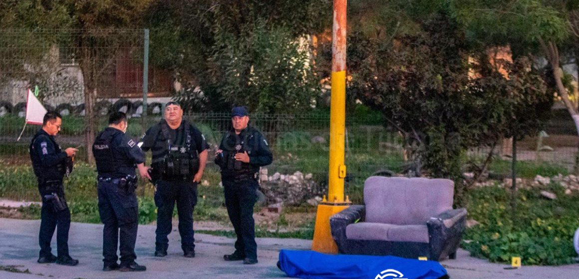 1 Asesinan a balazos a hombre en las faldas de un parque del “Florido”