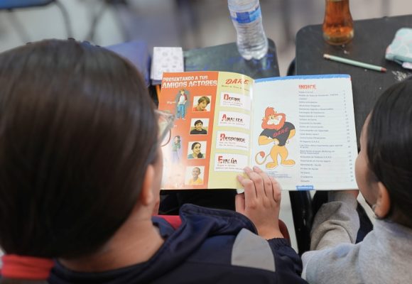 SSPCM imparte primera lección del programa D.A.R.E. en primaria