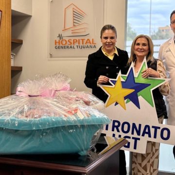 Entregan canastas para recién nacidos en el Hospital General de Tijuana