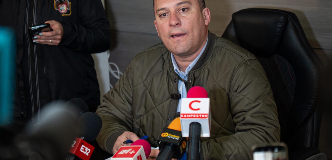 Realizarán reparación por socavón en la Vía Rápida Poniente