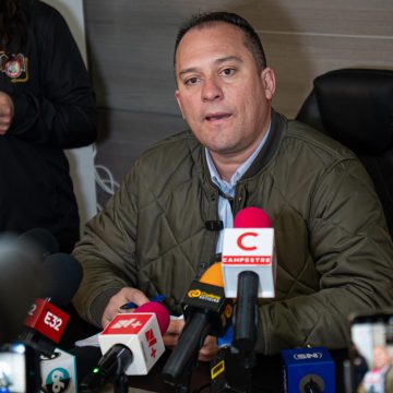 1 Realizarán reparación por socavón en la Vía Rápida Poniente