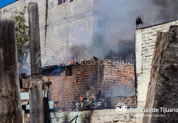 Incendio consume vivienda en Campestre Murúa; no hay lesionados