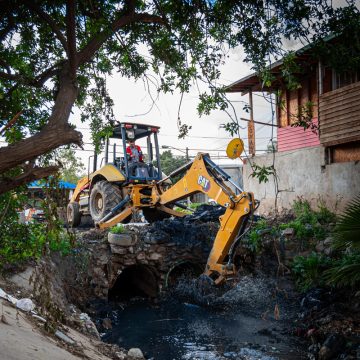 Retiran 52 toneladas de basura en colonias de Tijuana con programa de limpieza urbana