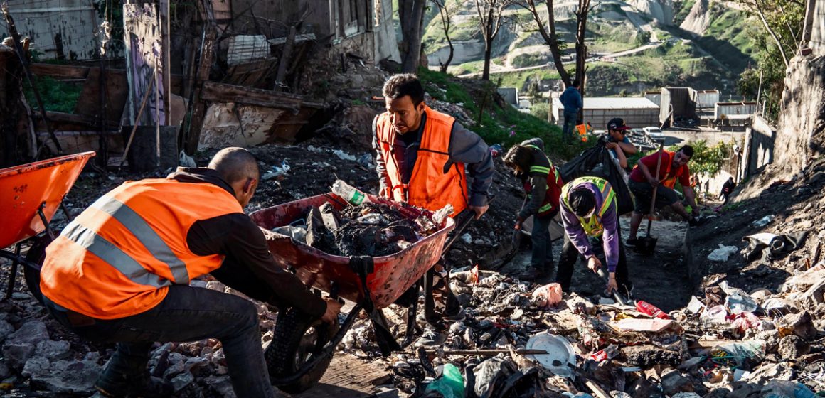 Retiran más de 15 toneladas de basura en distintas colonias