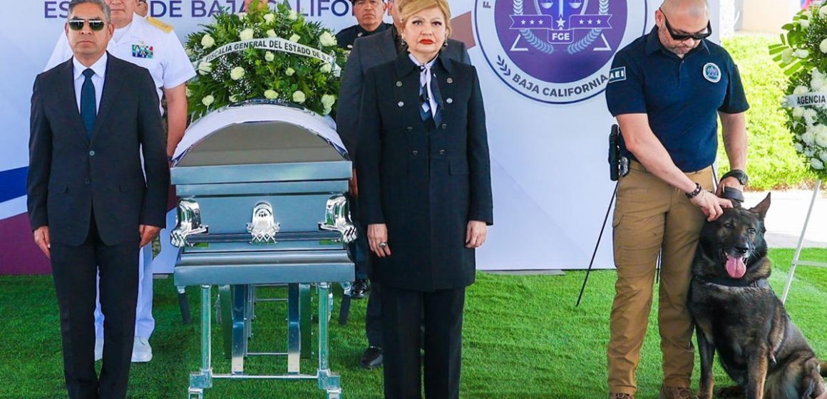 FGE rinde honras fúnebres a subcomandante de la AEI en Ensenada