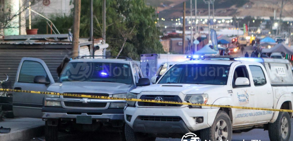 Mujer es asesinada a balazos dentro de una camioneta en Laurel I