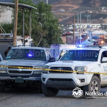 Mujer es asesinada a balazos dentro de una camioneta en Laurel I