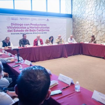 Agricultura dialoga con sectores vitivinícola y hortofrutícola de Baja California