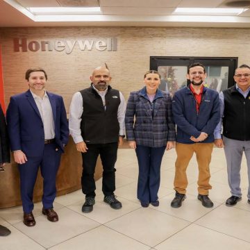 Marina del Pilar destaca el talento bajacaliforniano durante visita a Honeywell en Mexicali