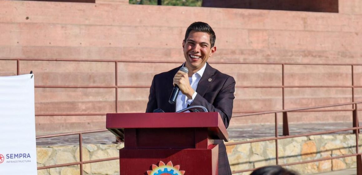 Román Cota impulsa energía limpia con paneles solares en espacios comunitarios de Tecate