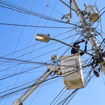 bcvf Inicia reparación de luminarias en colonias de Tecate