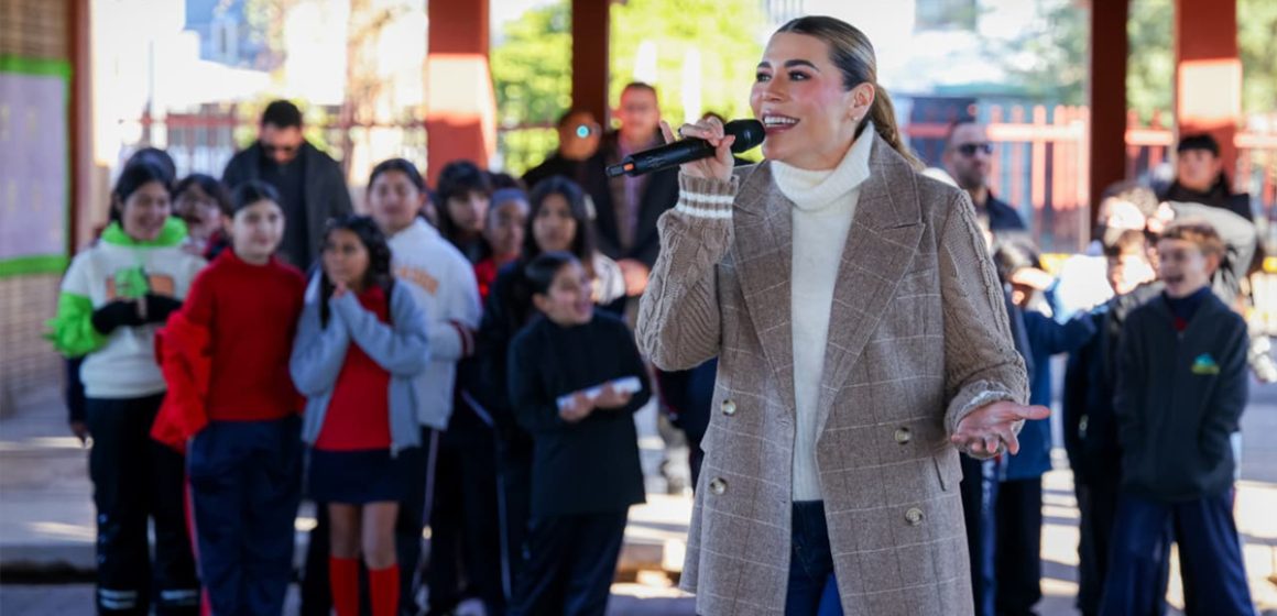 Regresan a clases niñas y niños de Baja California con desayunos calientes