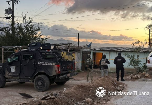 Localizan arsenal y droga en cateo en la colonia El Niño; aseguran 34 armas de alto poder