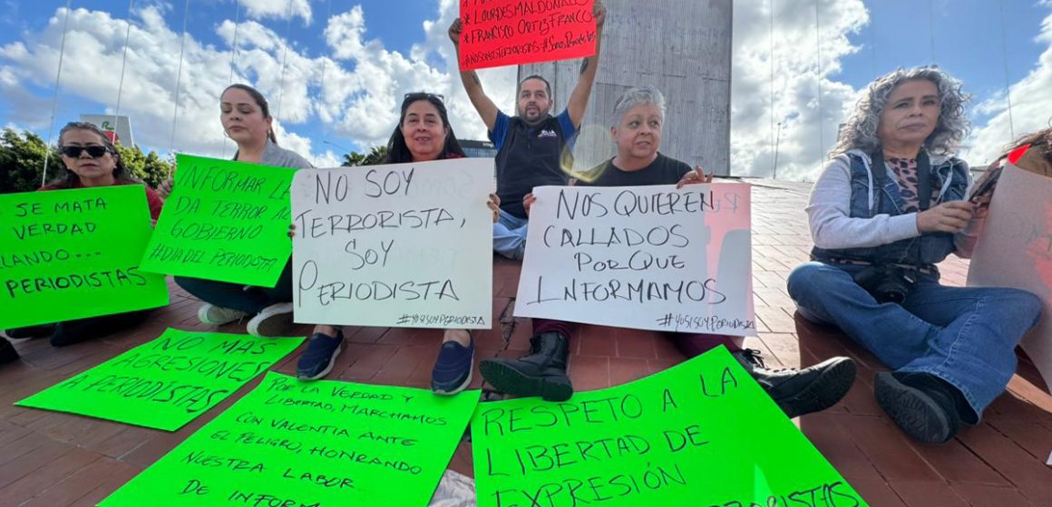 Periodistas de BC exigen garantías y justicia para colega acusado de terrorismo en Veracruz