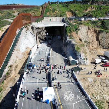 Sheinbaum inaugura primer tramo del Viaducto Elevado de Tijuana junto a Marina del Pilar
