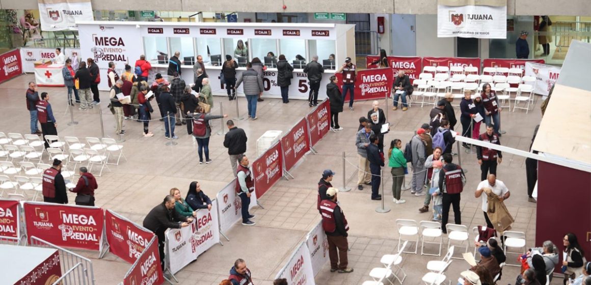 Cumple Ismael Burgueño con el pago de su Impuesto Predial