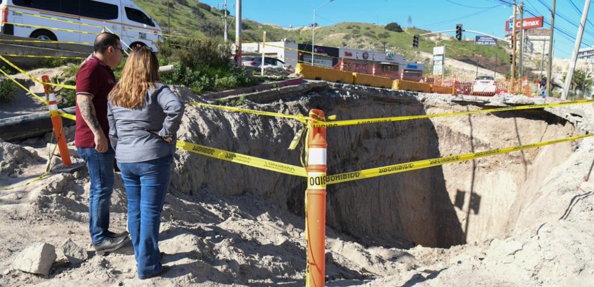 Retrasan obras del Colector Ensenada por terreno rocoso en el bulevar Cuauhtémoc Sur
