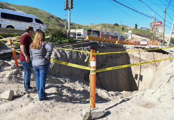Retrasan obras del Colector Ensenada por terreno rocoso en el bulevar Cuauhtémoc Sur