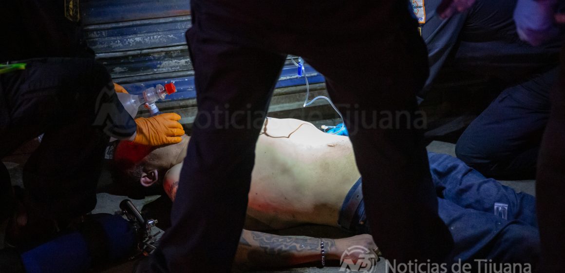 Aplican tres dosis de naloxona a hombre con sobredosis en la Zona Norte