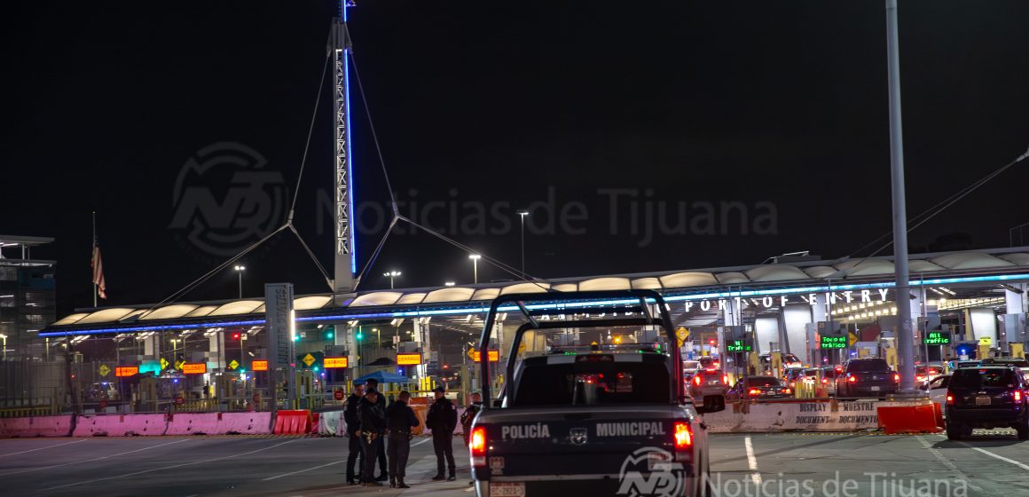 Persecución termina en la garita de San Ysidro; detienen a hombre armado
